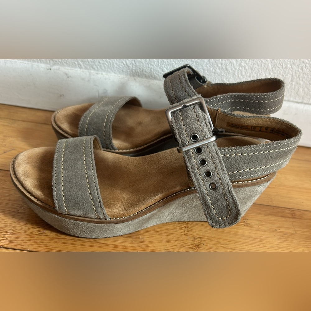 Clarks Gray Suede Wedge Sandals size 8 - Picture 5 of 5